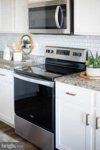 17073 BROOKWOOD DR, Bowling Green, VA 22427