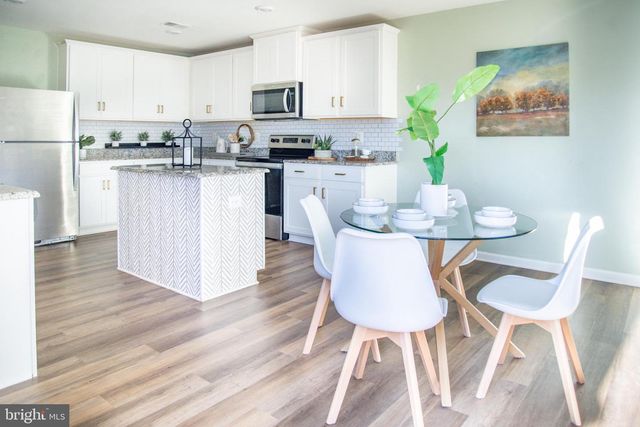 17073 BROOKWOOD DR, Bowling Green, VA 22427