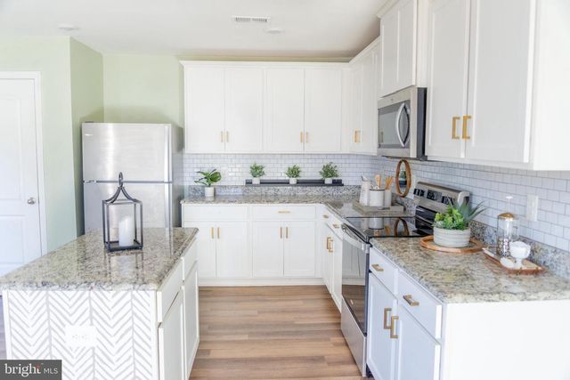 17073 BROOKWOOD DR, Bowling Green, VA 22427