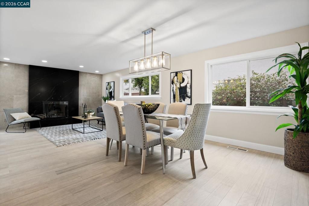 Image 10 of property listing at 875 875 Brittany Ln, Concord, CA 94518