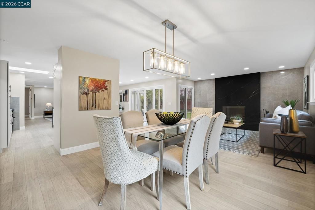 Image 11 of property listing at 875 875 Brittany Ln, Concord, CA 94518