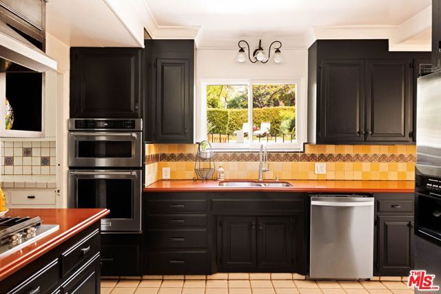 429 Ross Street, Glendale, CA 91207
