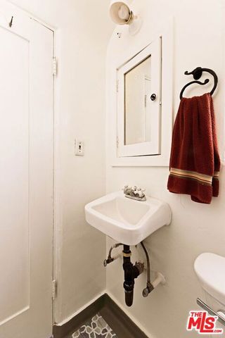 429 Ross Street, Glendale, CA 91207