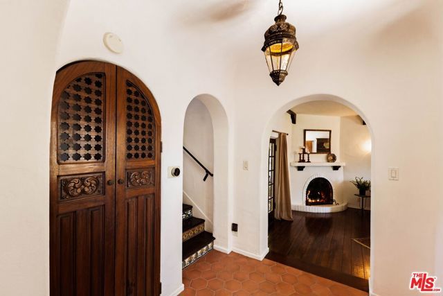429 Ross Street, Glendale, CA 91207