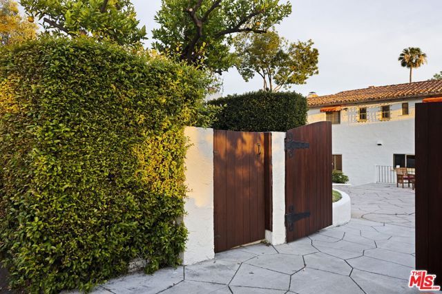 429 Ross Street, Glendale, CA 91207