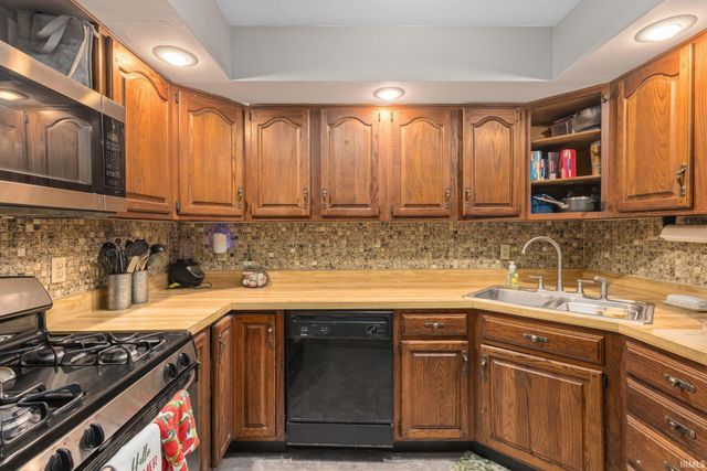 54161 Ash Road, Osceola, IN 46561
