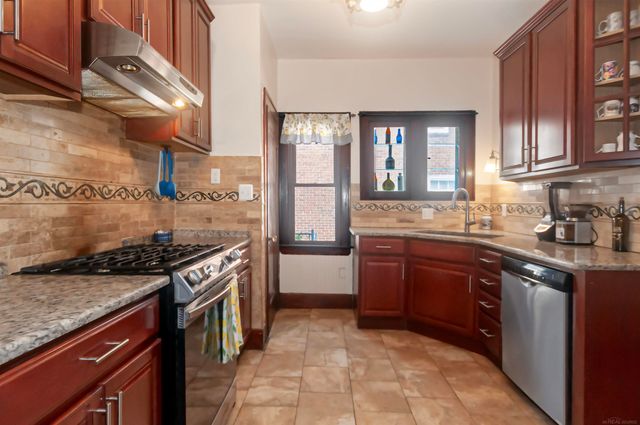 891 Washington Road, Grosse Pointe, MI 48230