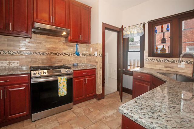 891 Washington Road, Grosse Pointe, MI 48230