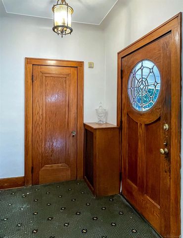 891 Washington Road, Grosse Pointe, MI 48230