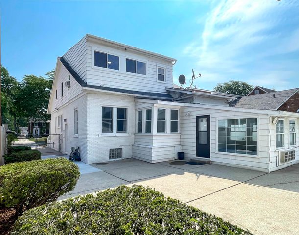 891 Washington Road, Grosse Pointe, MI 48230