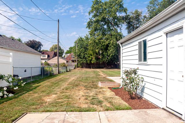 891 Washington Road, Grosse Pointe, MI 48230