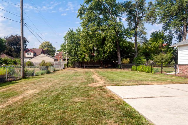 891 Washington Road, Grosse Pointe, MI 48230