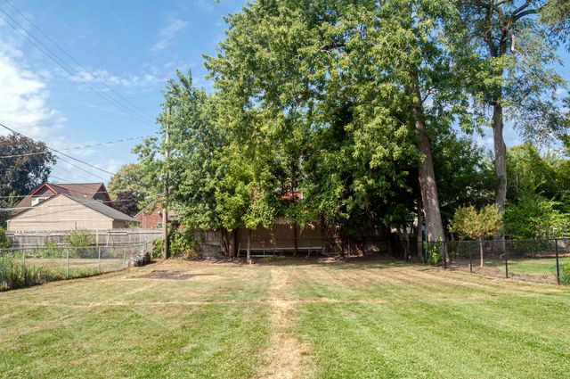 891 Washington Road, Grosse Pointe, MI 48230
