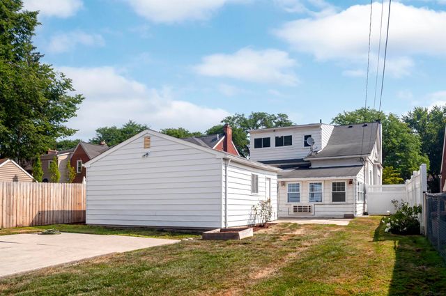 891 Washington Road, Grosse Pointe, MI 48230