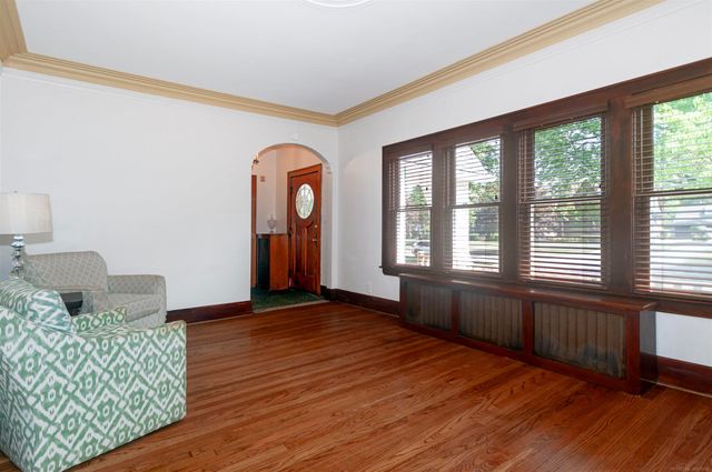 891 Washington Road, Grosse Pointe, MI 48230