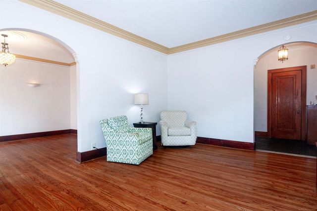 891 Washington Road, Grosse Pointe, MI 48230