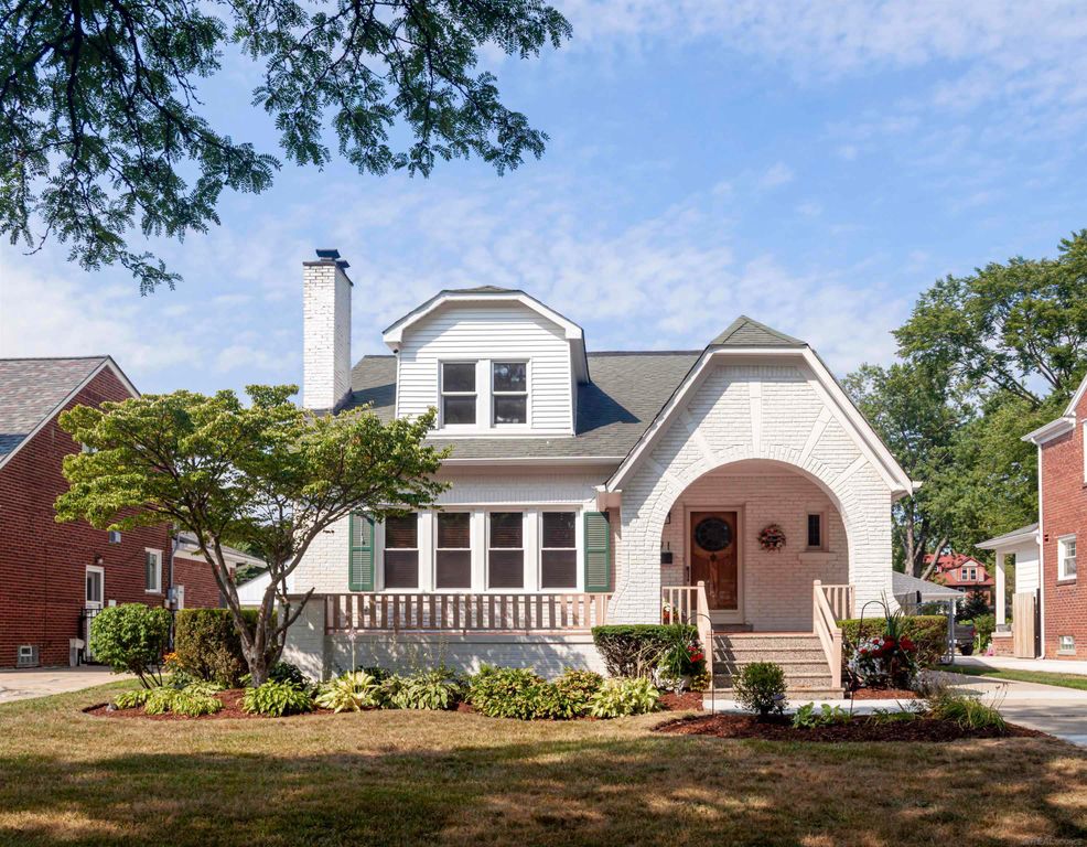 891 Washington Road, Grosse Pointe, MI 48230