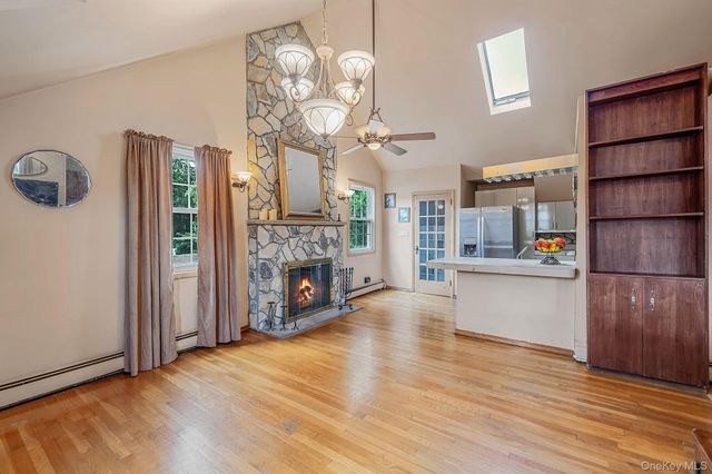 17 Oxford Street, Malverne, NY 11565