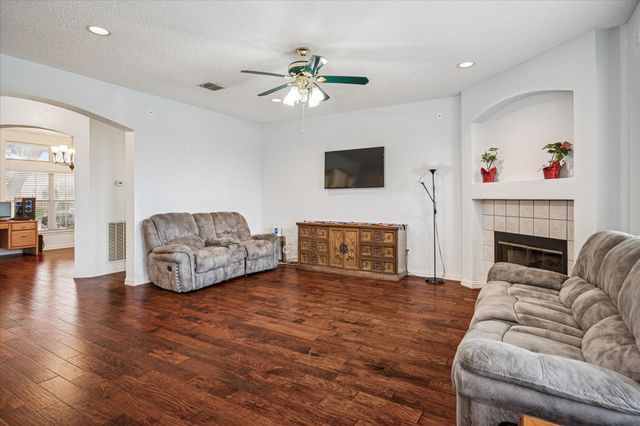506 Hugh Walker Drive, Mesquite, TX 75149