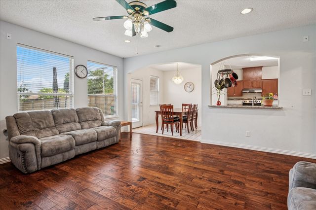 506 Hugh Walker Drive, Mesquite, TX 75149