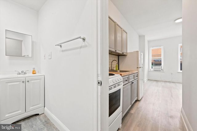 1904 N 2ND ST, Philadelphia, PA 19122