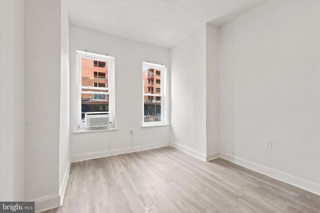 1904 N 2ND ST, Philadelphia, PA 19122