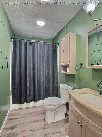 322 Grandview Drive, Hurricane, WV 25526