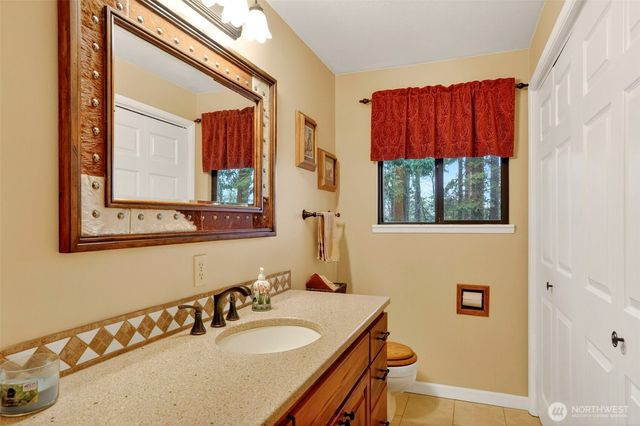 39310 NE 6th Avenue, Woodland, WA 98674