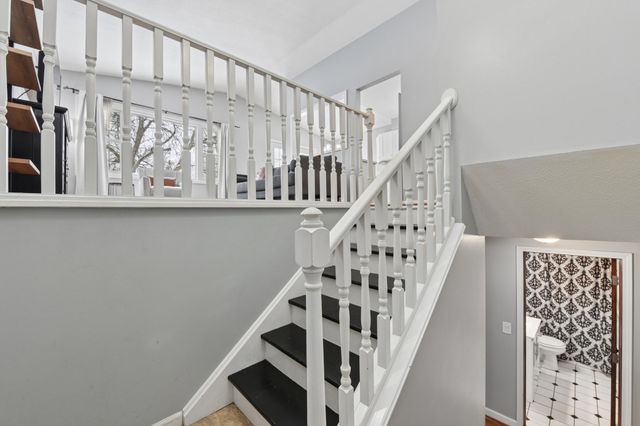 16555 Gerdine Path W, Rosemount, MN 55068