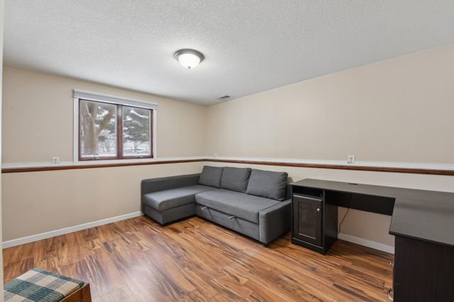 16555 Gerdine Path W, Rosemount, MN 55068