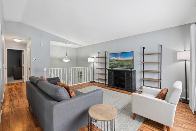 16555 Gerdine Path W, Rosemount, MN 55068