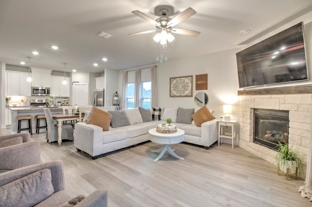 600 Kyle Drive, Tioga, TX 76271