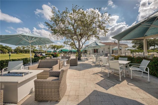1001 Foxfire LN 102, Naples, FL 34104