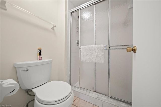 1001 Foxfire LN 102, Naples, FL 34104