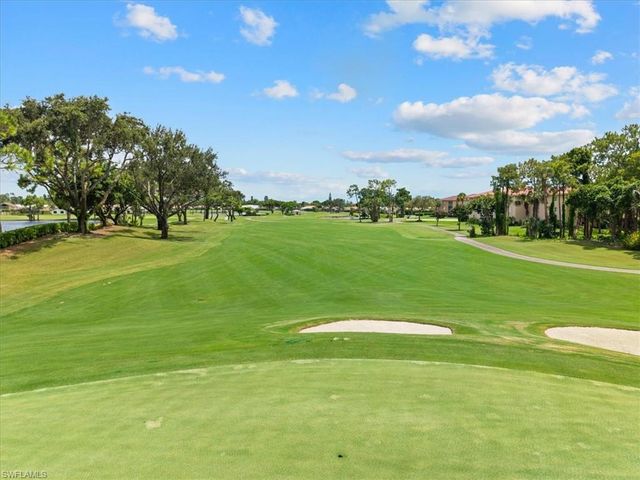 1001 Foxfire LN 102, Naples, FL 34104