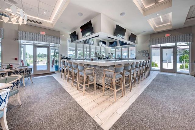 1001 Foxfire LN 102, Naples, FL 34104
