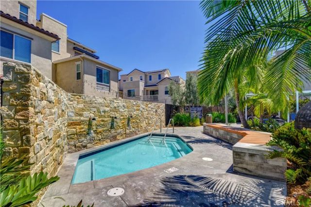 500 S Motif, Anaheim, CA 92805
