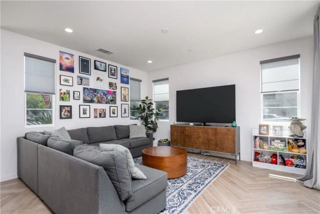 500 S Motif, Anaheim, CA 92805