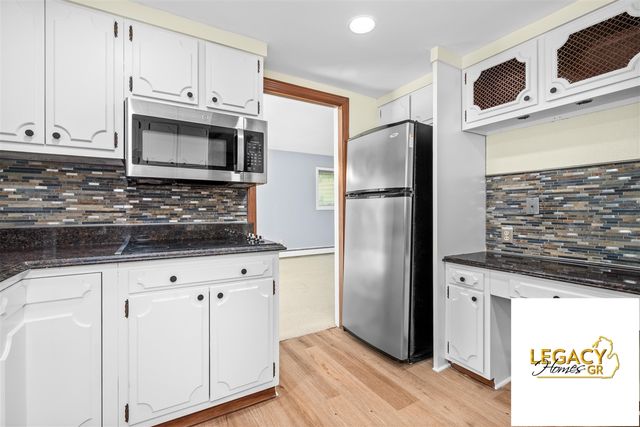 1646 Rose Parkway, Grand Rapids, MI 49506