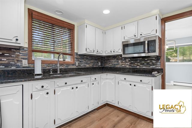 1646 Rose Parkway, Grand Rapids, MI 49506