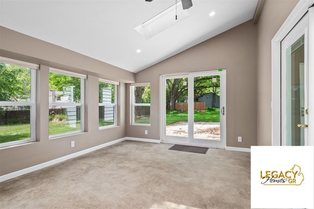 1646 Rose Parkway, Grand Rapids, MI 49506