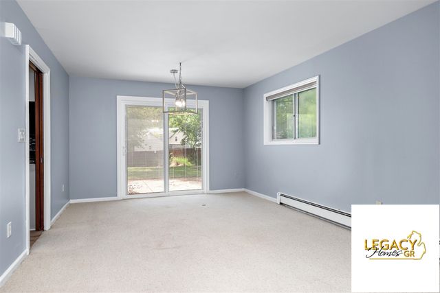 1646 Rose Parkway, Grand Rapids, MI 49506