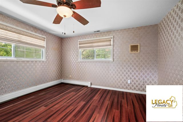 1646 Rose Parkway, Grand Rapids, MI 49506