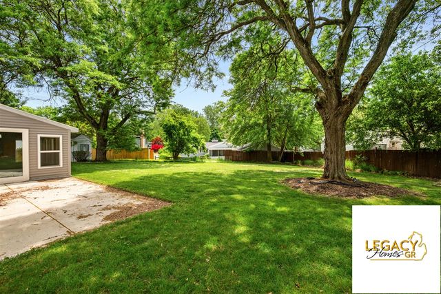 1646 Rose Parkway, Grand Rapids, MI 49506