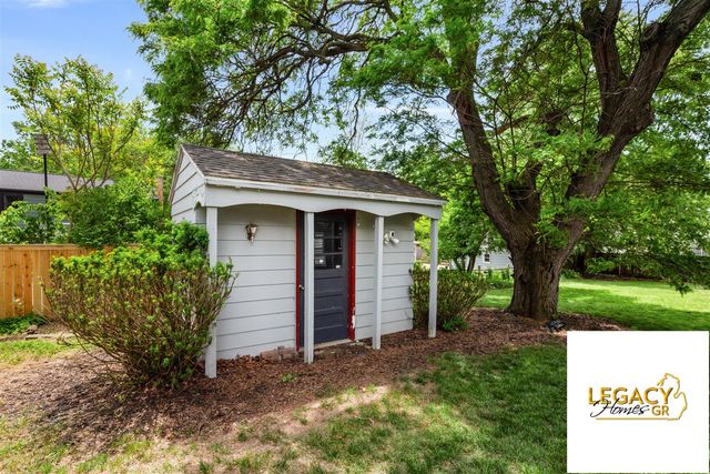 1646 Rose Parkway, Grand Rapids, MI 49506