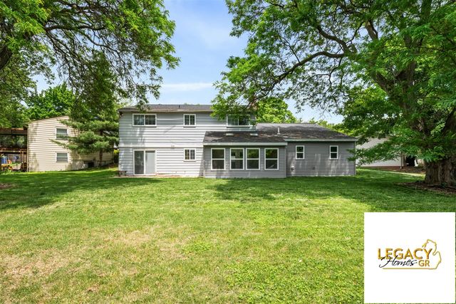1646 Rose Parkway, Grand Rapids, MI 49506