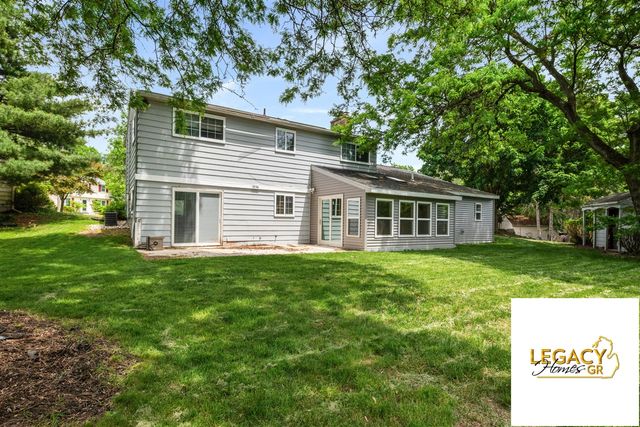 1646 Rose Parkway, Grand Rapids, MI 49506