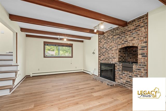 1646 Rose Parkway, Grand Rapids, MI 49506