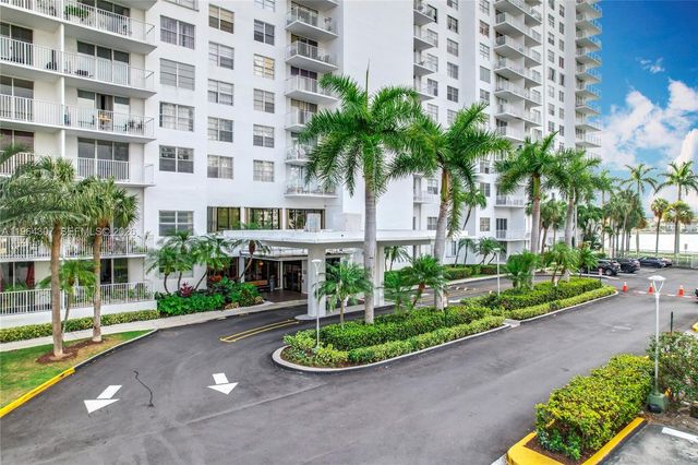 2801 NE 183rd Street 1504W, Aventura, FL 33160