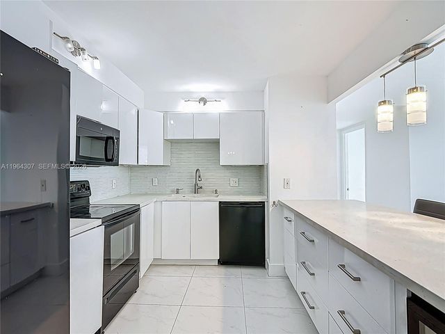 2801 NE 183rd Street 1504W, Aventura, FL 33160